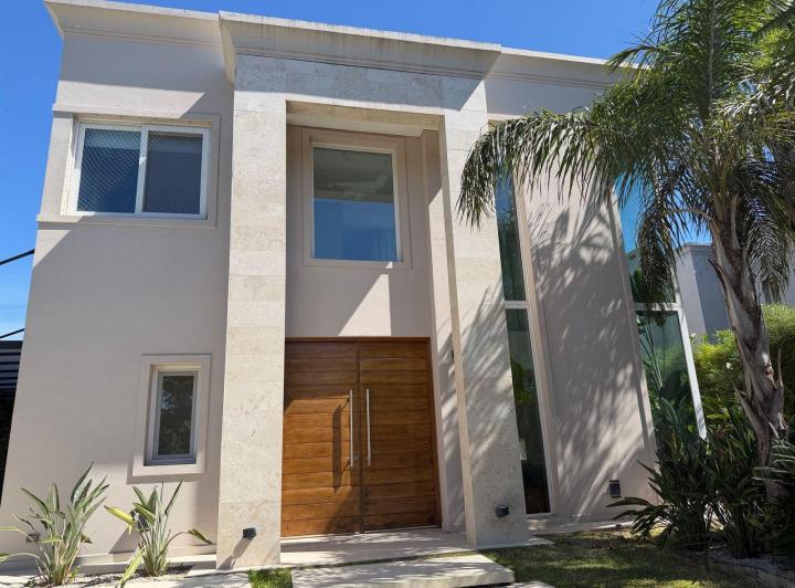 Casa · 290m² · 6 Ambientes