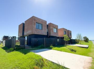 Casa · 88m² · 5 Ambientes · 1 Cochera · Venta - Casa/duplex 2 Dorm. - Paseo del Norte, Funes - Financiación.