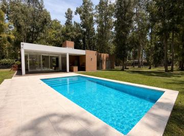 Casa · 243m² · 5 Ambientes · 2 Cocheras · Venta/permuta - Casa de 3 Dorm. con Amenities - Puerto Paraíso - Gral Lagos