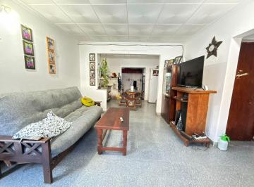 PH · 132m² · 4 Ambientes · En Venta | Casa de Pasillo 2 Dorm. | Barrio Belgrano – Rosario | Apto Crédito