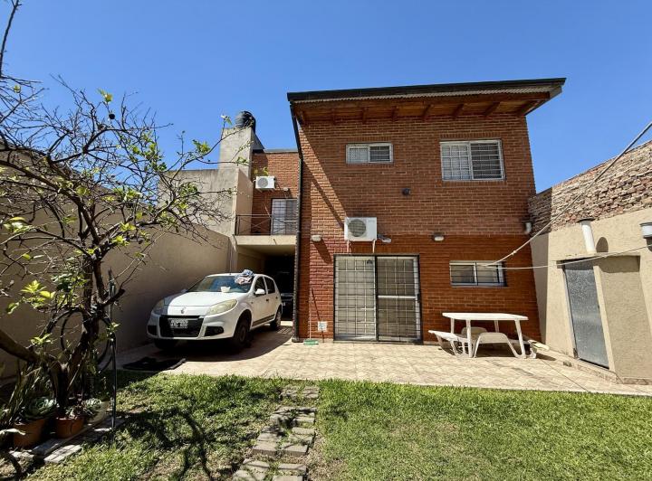 Casa · 138m² · 6 Ambientes · 2 Cocheras