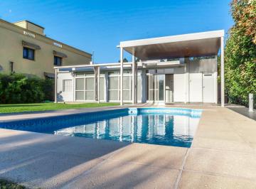 Casa · 126m² · 5 Ambientes · 1 Cochera · Venta - Casa de 2 Dorm. con Cochera, Pileta y Amenities - Barrio La Antonella, Zavalla