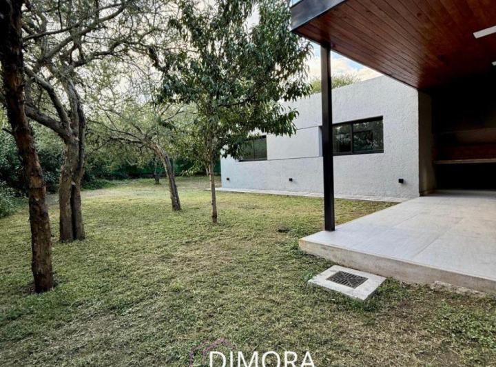 Casa · 197m² · 6 Ambientes · 2 Cocheras