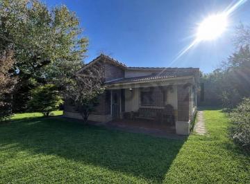 Casa · 177m² · Casa en Venta con Pileta Parque Alvear 2 Dorm 1 Planta