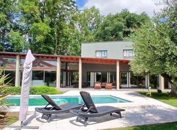Casa · 1000m² · 3 Dormitorios · 2 Cocheras · Casa en Venta Loteo La Capilla Vistalba
