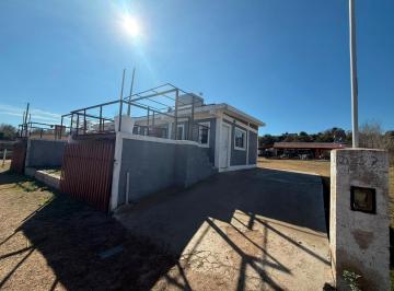 Casa · 100m² · 3 Ambientes · 2 Cocheras · Dos Casas en Venta en Mina Clavero