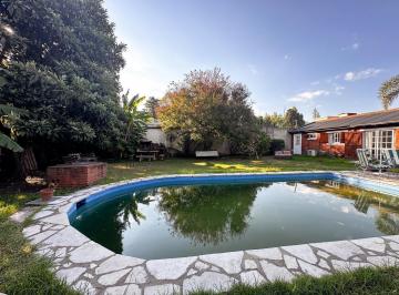 Casa · 150m² · 4 Ambientes · 1 Cochera · Casa en Pilar