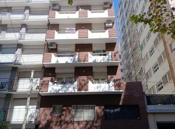 Departamento · 58m² · 3 Ambientes · 1 Cochera · 3 Ambientes a La Calle con Balcón y Cochera Fija