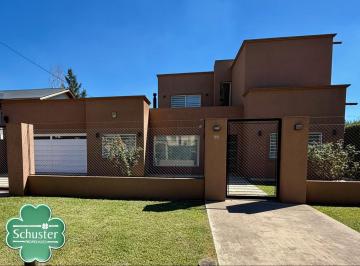 Casa · 1204m² · 4 Ambientes · 2 Cocheras · Venta Moderna Casa Barrio Links 1200 m² 3 Dorm 3 Baños Playroom Escritorio Piscina