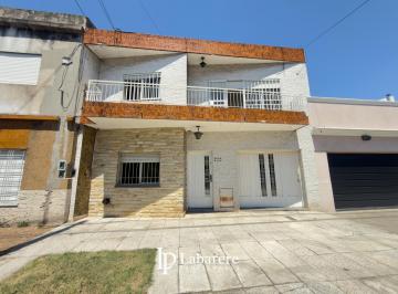 Casa · 160m² · 4 Ambientes · 1 Cochera · Casa en Lomas del Mirador
