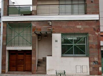 Casa de 5 ambientes, Avellaneda · Oportunidad Única en Block: Residencia de Categoría + Local Comercial con Fondo Libre