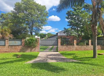 Quinta vacacional · 125m² · 2 Ambientes · 1 Cochera · Hermosa Casaquinta en Sauce Viejo
