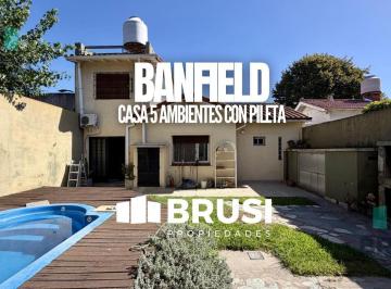 Casa · 140m² · 5 Ambientes · 1 Cochera · Casa en Venta en Banfield Oeste - 5 Ambientes - con Pileta