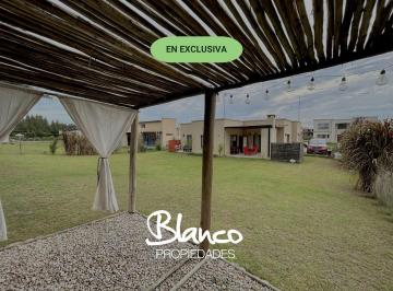 Casa · 160m² · 4 Ambientes · 2 Cocheras · Casa en Venta en San Matias, Escobar, G. B. a. Zona Norte