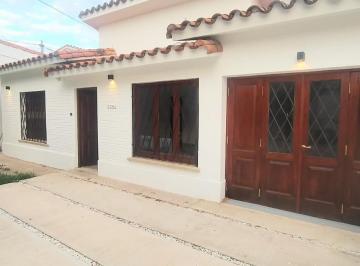 Casa · 165m² · 7 Ambientes · 2 Cocheras · Venta Casa Apta Credito en Va. Centenario 2 Dorm. y Escritorio