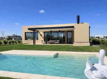 Casa · 175m² · 5 Ambientes · 4 Cocheras · Casa - Fisherton