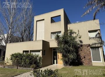 Casa · 370m² · 7 Ambientes · Casa Isla Santa Monica 5 Dorm. 3 Pisos