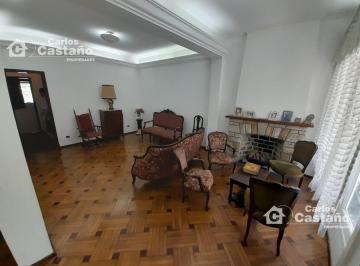 Casa · 270m² · 7 Ambientes · A 3/c de Av Maipú y Cerca de Caba, Chalet en 2 Plantas Ideal 2 Familias, 270 m²