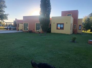 Casa · 350m² · 4 Ambientes · 1 Cochera · Casa en Venta en Fátima, Pilar, G. B. a. Zona Norte