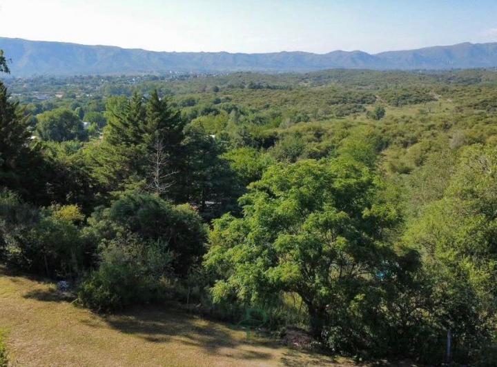 Terreno · 826m²