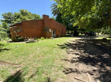Casa de 4 ambientes, La Plata · Casa en Venta Sobre Lote de 2872 m², La Plata
