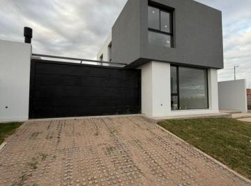 Casa de 6 ambientes, Córdoba · Vendo Casa de 3 Dorm a Estrenar en Rincones de Manantiales