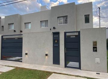 Casa de 5 ambientes, La Plata · Impecable Duplex en Barrio Semi - Cerrado Don José de Gonnet.