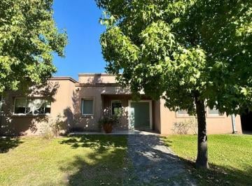 Casa · 220m² · 5 Ambientes · 2 Cocheras · Casa en Venta en Las Liebres, Pilar, G. B. a. Zona Norte
