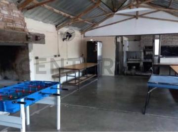 Casa · 250m² · 4 Ambientes · 3 Cocheras · Venta Casa - El Challao