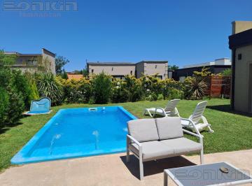 Casa · 164m² · 5 Ambientes · 2 Cocheras · Casa en Venta Barrio San Ramon - Pilar del Este