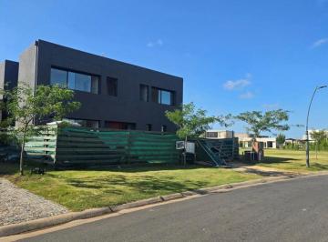 Casa · 328m² · 6 Ambientes · 2 Cocheras · Casa en Venta en Riberas, Puertos, Escobar