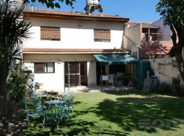 Casa · 200m² · 5 Ambientes · 1 Cochera · Casa - Mart. - Santa Fe/fleming