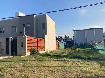 Terreno , La Plata · Lote en Hernandez de 160 m²