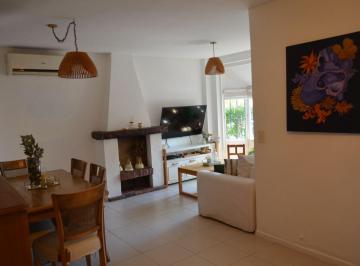 Casa de 5 ambientes, San Isidro · Muy Buen Duplex de 3 Dorm a Una Cuadra de Av Centenario