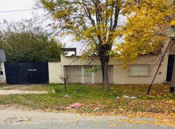 Casa de 3 ambientes, La Plata · Casa en Venta, 2 Dorm., Cochera, Deposito/taller en El Fondo