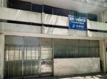 Terreno · 195m² · 4 Ambientes · 1 Cochera · Casa de Diseño en Barrio Pichincha