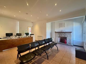 Oficina comercial · 178m² · Consultorios / Oficinas en Guemes en Alquiler