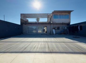 Casa de 5 ambientes, La Plata · Casa en Venta, Los Hornos, 400 m², 3 Dorm., Pileta, Jardin