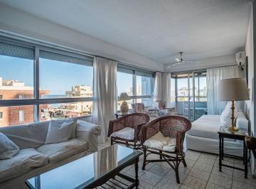Departamento · 78m² · 4 Ambientes · 1 Cochera · Departamento en Venta de 2 Dorm. en Peninsula