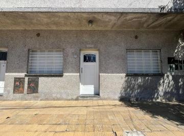 PH de 3 ambientes, La Matanza · Hermoso PH de 3 Ambientes Planta Baja Al Frente con Patio y Lavadero