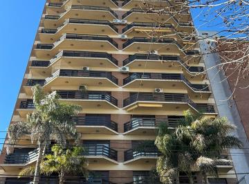 Departamento de 4 ambientes, Quilmes · Departamento Categoria Semipiso 11 Dueño, Vista Al Rio, Vigil 24 Hs 2 Cocheras