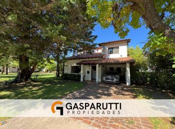 Casa · 170m² · 4 Ambientes · 4 Cocheras · Casa en Venta en Aranjuez Country Club - Apto Crédito