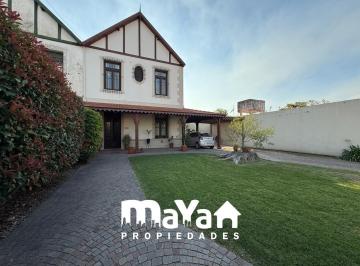 Casa · 423m² · 5 Ambientes · 2 Cocheras · Casa Historica en Venta Estilo Ingles - Campana
