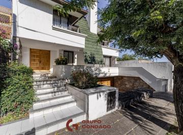 Casa · 535m² · 5 Dormitorios · 3 Cocheras · Imponente Casa en Venta Ubicada en B° Urca! Se Recibe Menor! Disponibilidad Inmediata