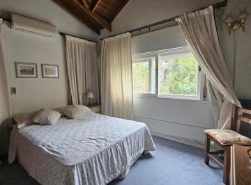 Casa · 160m² · 4 Ambientes · 2 Cocheras · Venta Casa con Pileta en Barrio Cerrado