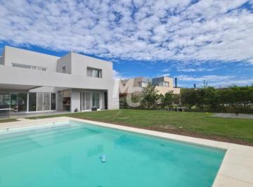 Casa · 688m² · 5 Ambientes · 1 Cochera · Casa en Venta en Barrio Vistas, Puertos