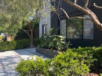 Casa · 350m² · 6 Ambientes · 2 Cocheras · Casa en Alquiler en Santa Barbara, Tigre, G. B. a. Zona Norte