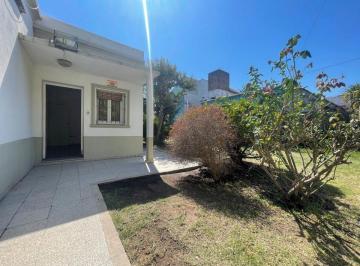 Casa de 4 ambientes, La Plata · Venta de Casa Cercana Al Parque San Martin.