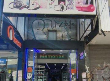Local comercial · 180m² · Alquiler de Local Sobre Peatonal Laprida - Lomas de Zamora Oeste