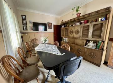 PH · 85m² · 3 Ambientes · 1 Cochera · PH en Las Avs